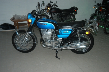 SUZUKI GT 550 J Bj 1972 im Kundenauftrag