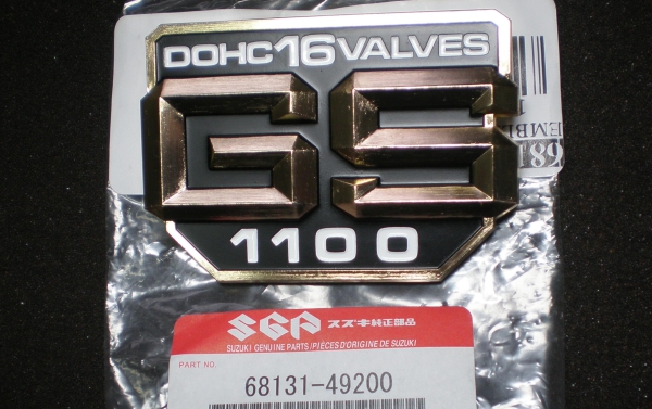 Emblem Seitendeckel GS 1100 , Suzuki 68131-49200