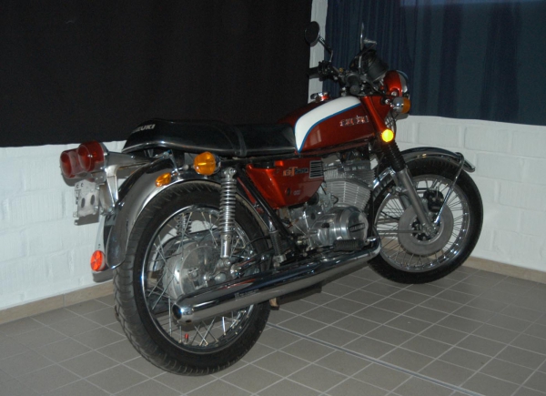 SUZUKI GT 250 K im Kundenauftrag zu verkaufen